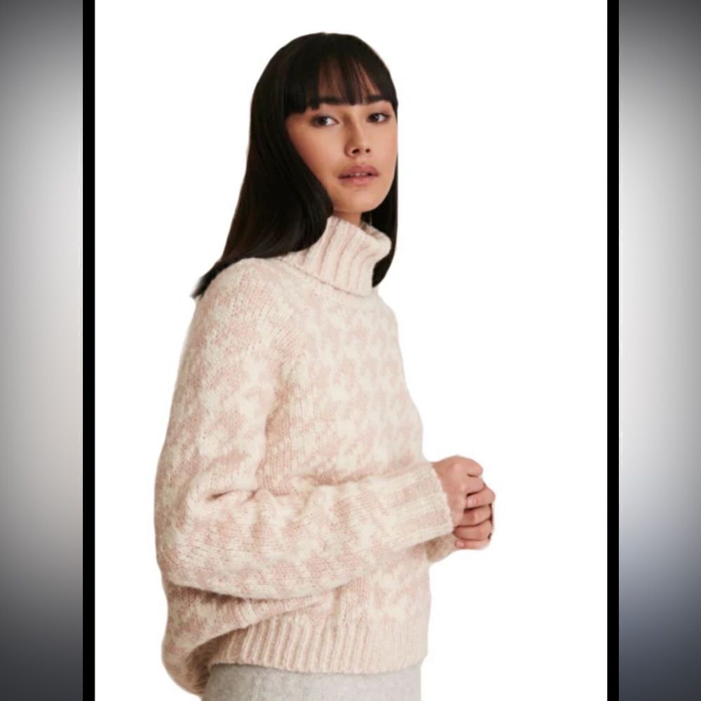 Line The Label Agnes Pink and White Alpaca Turtleneck Sweater Sz Medium  NWT